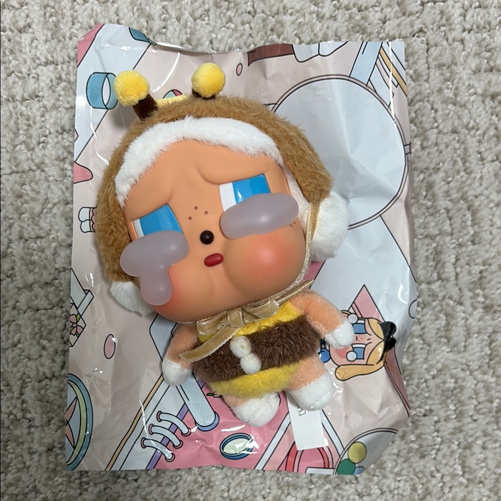 Pop Mart - Bee Crybaby